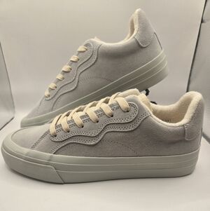 NIB Brandblack No Name suede sneakers in a Lt Gray and Cream Colorway. Men's 8